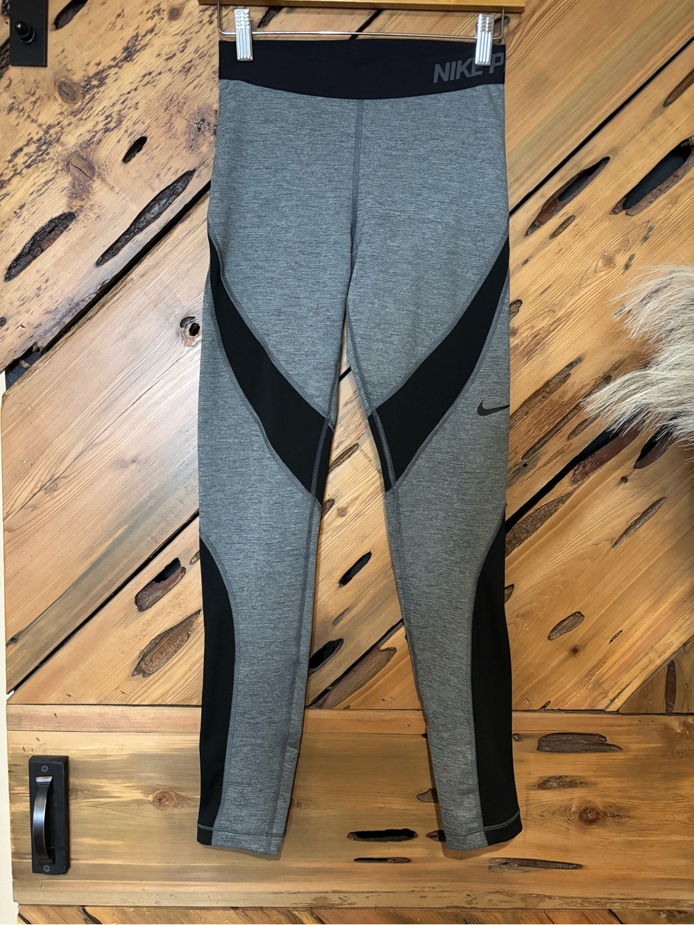 Nike Pro Hyperwarm leggings size small
